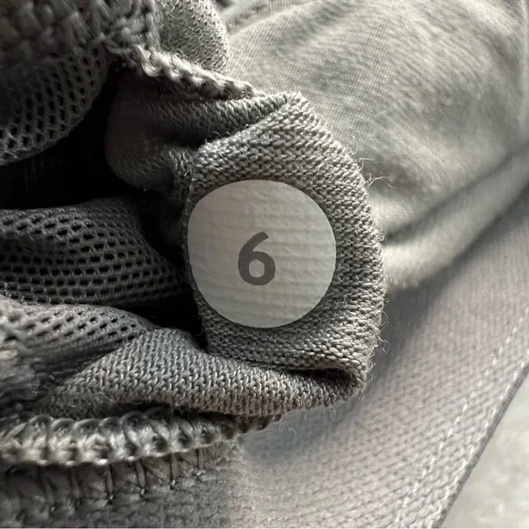 Sold- LULULEMON Top Speed Fleur Silver Spoon Sports Bra - Picture 8 of 8